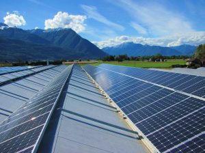 Điện Năng Lượng Mặt Trời Là Gì? Xu Hướng 2025